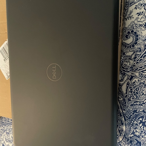 Dell Inspiron 15 Laptop Computer - Picture 6 of 12